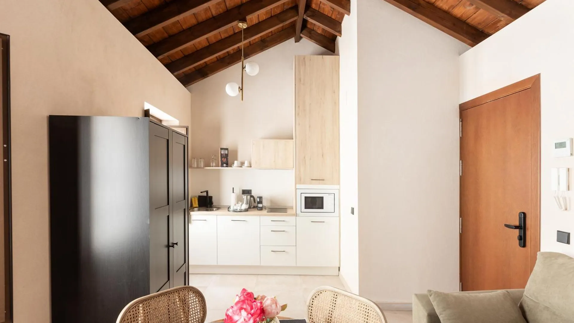 Aparthotel Casa Senorial Del Siglo XVIII Siviglia Spagna